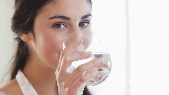 Ingin Hidup Lebih Lama? Biasakan Minum Dua Gelas Air Putih Di Pagi Hari