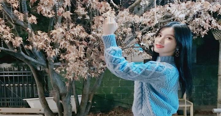 Xiyeon Pristin Tidak Dapat Penghargaan Apapun Sebagai Seorang Idol Dan Sendirian Di Hari Kelulusannya
